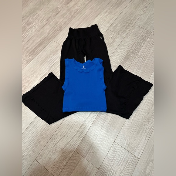 🛑SOLD!🛑 Free People Happiness Runs Muscle Tank & Good Karma Flare Leggings SET - Picture 9 of 16